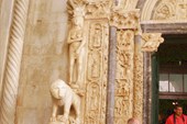 011-Трогир-собор Св.Ловро-портал -Ева на льве
